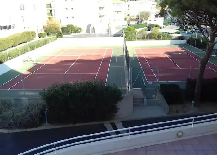 En Front De Appartement Sète